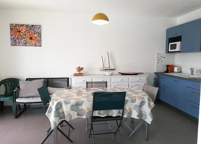 아파트 Superbe Avec Vue Sur Et Port, Parking Prive Saint-Pierre-la-Mer (Aude)